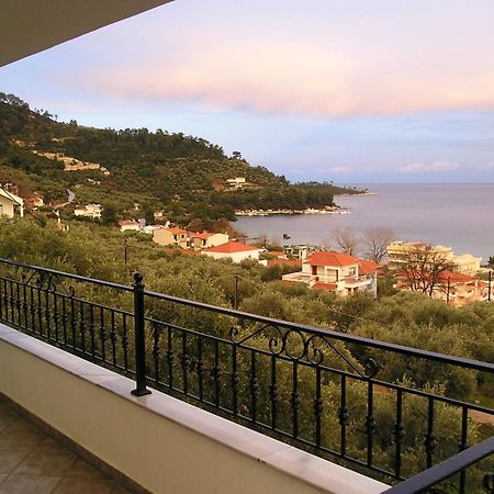 Golden Beach Inn Chrisi Ammoudia Exteriör bild
