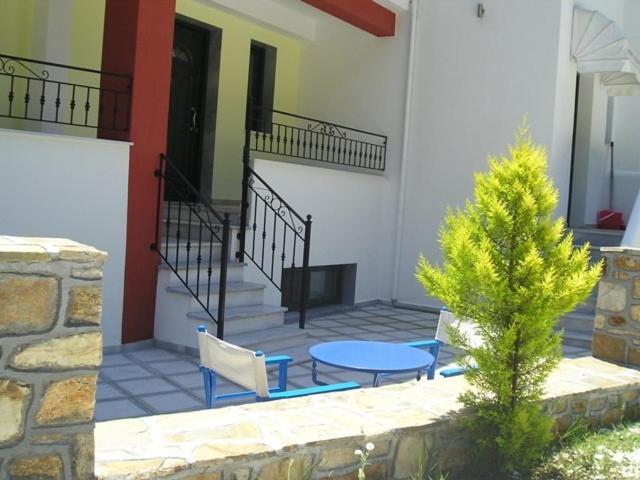 Golden Beach Inn Chrisi Ammoudia Exteriör bild