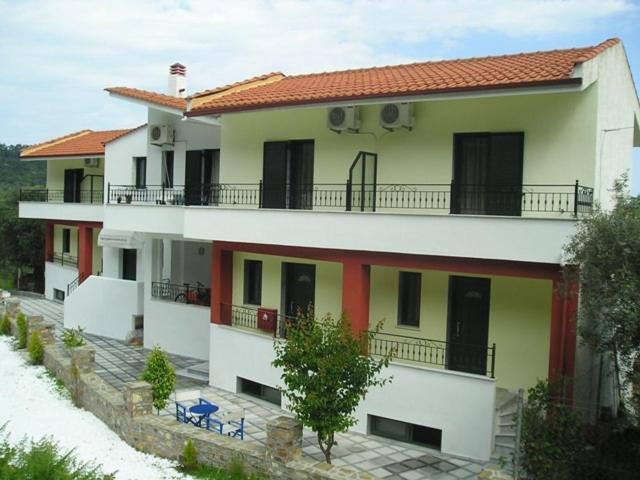 Golden Beach Inn Chrisi Ammoudia Exteriör bild