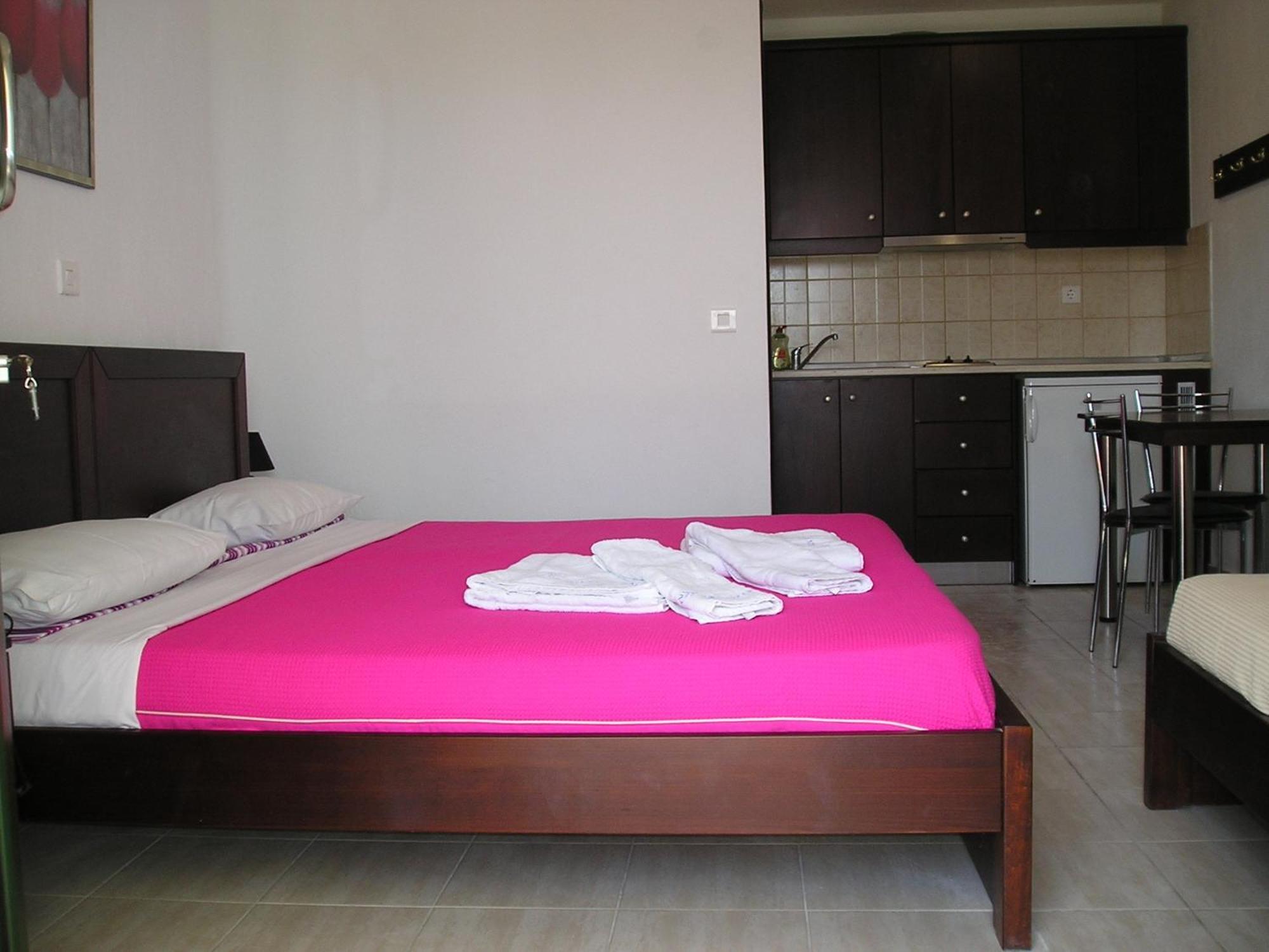 Golden Beach Inn Chrisi Ammoudia Rum bild