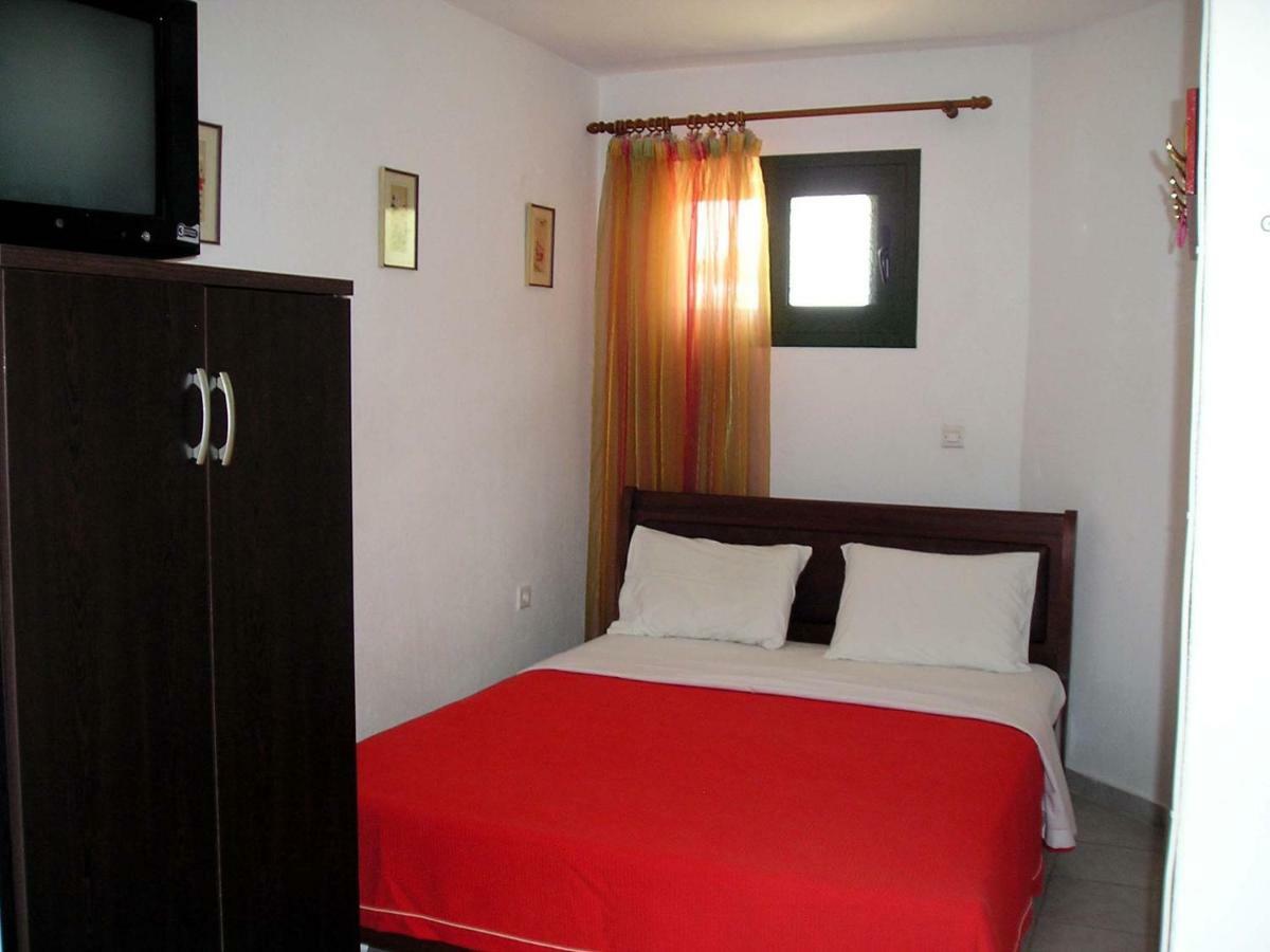 Golden Beach Inn Chrisi Ammoudia Exteriör bild